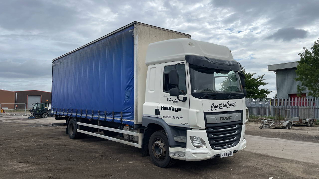 DAF CF 260 - Camion à rideaux coulissants: photos 1 DAF CF 260 - Camion à rideaux coulissants: photos 1
