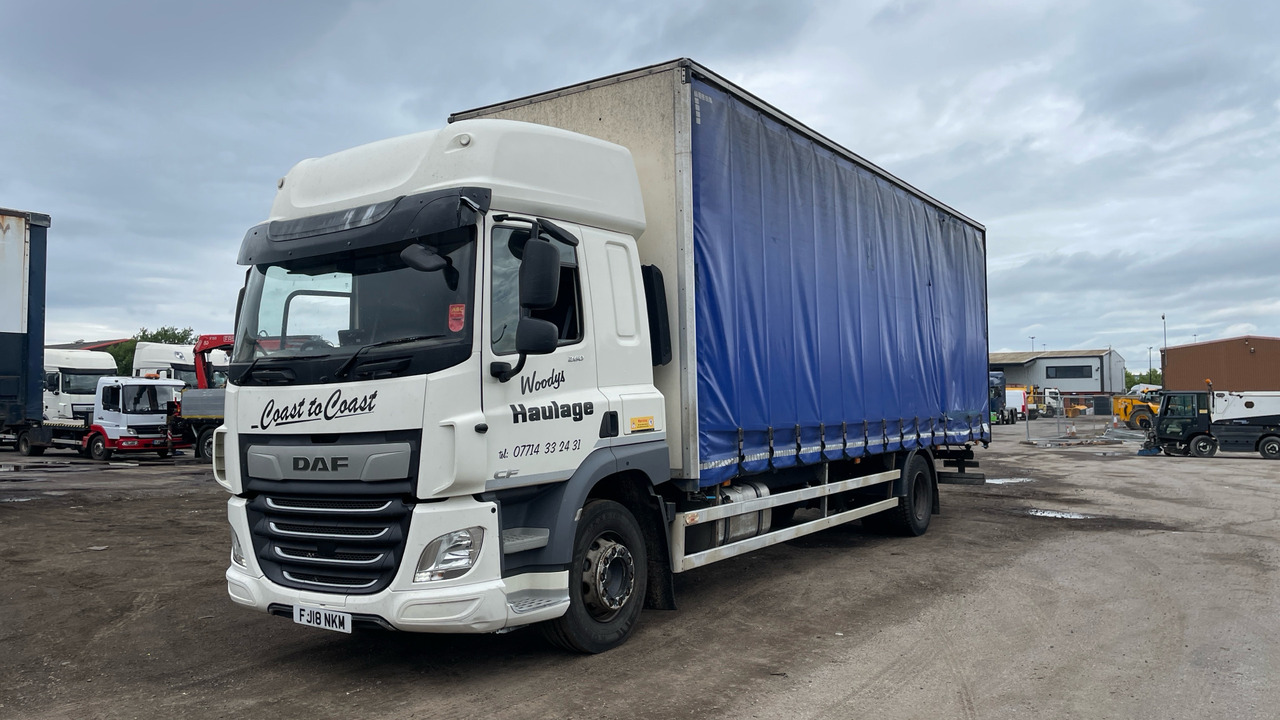DAF CF 260 - Camion à rideaux coulissants: photos 2 DAF CF 260 - Camion à rideaux coulissants: photos 2