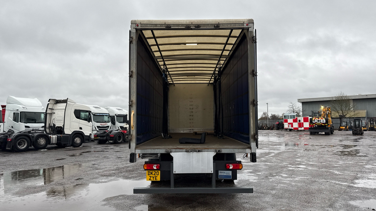 Camion à rideaux coulissants DAF CF 260: photos 24