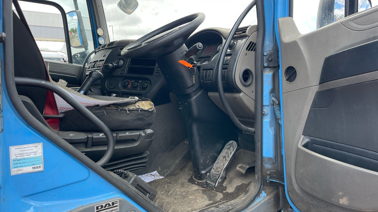 DAF CF 75.310 - Camion plateau: photos 5 DAF CF 75.310 - Camion plateau: photos 5