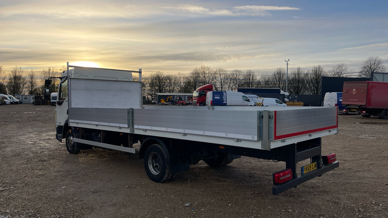 DAF LF 180 - Camion plateau: photos 3 DAF LF 180 - Camion plateau: photos 3