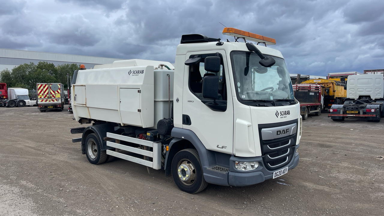DAF LF 180 - Balayeuse de voirie: photos 1 DAF LF 180 - Balayeuse de voirie: photos 1