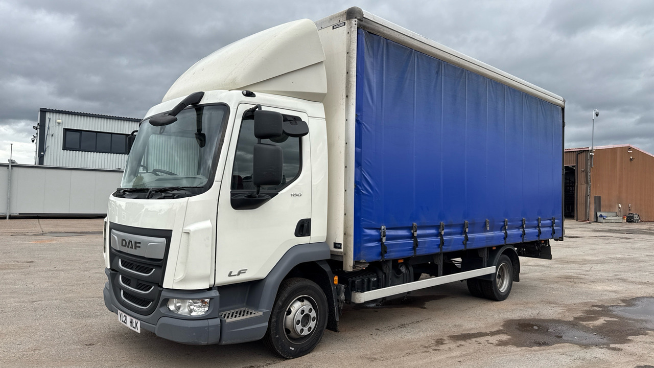 DAF LF 180 - Camion à rideaux coulissants: photos 2 DAF LF 180 - Camion à rideaux coulissants: photos 2