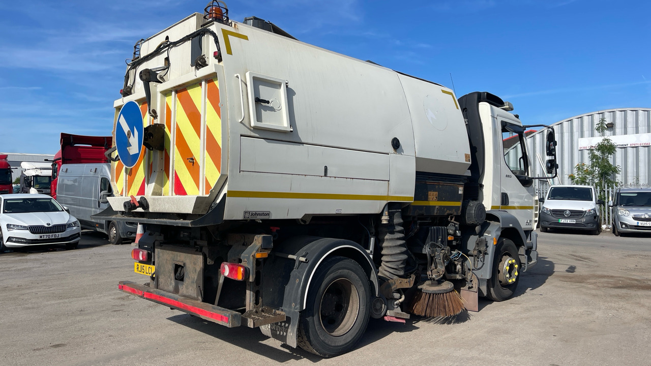 DAF LF 220 - Balayeuse de voirie: photos 4 DAF LF 220 - Balayeuse de voirie: photos 4