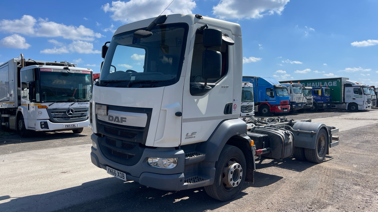 DAF LF 220 - Châssis cabine: photos 2 DAF LF 220 - Châssis cabine: photos 2
