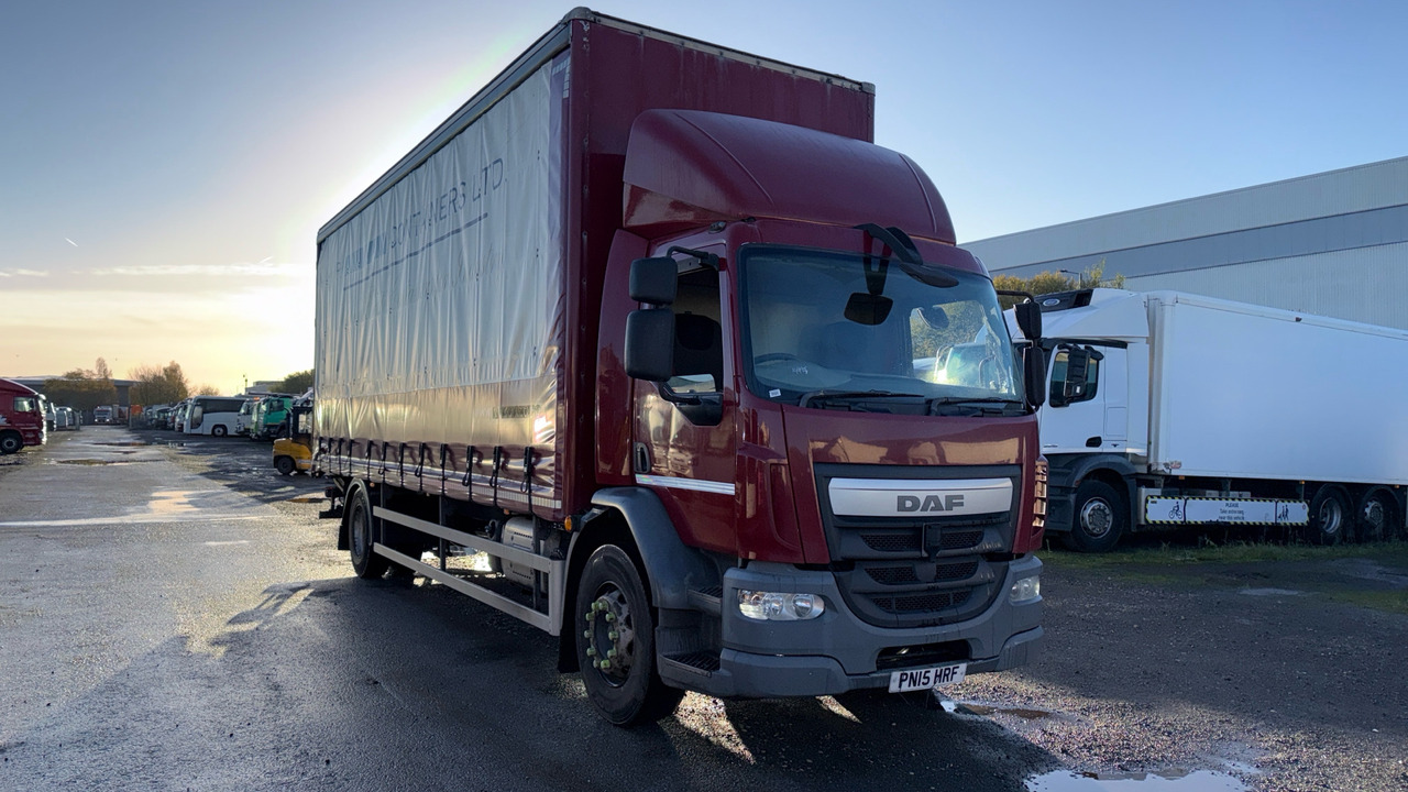 DAF LF 250 - Camion à rideaux coulissants: photos 1 DAF LF 250 - Camion à rideaux coulissants: photos 1