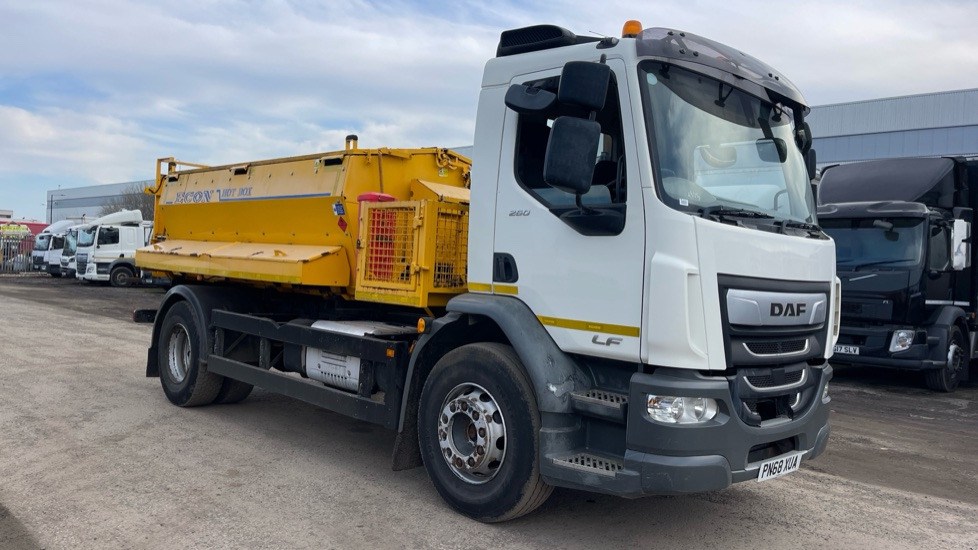 DAF LF 260 18 TONNE - Camion benne: photos 1 DAF LF 260 18 TONNE - Camion benne: photos 1