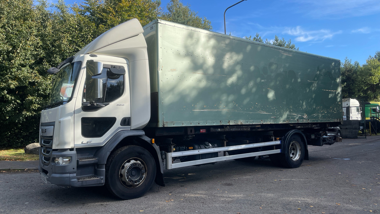 DAF LF 320 - Camion fourgon: photos 2 DAF LF 320 - Camion fourgon: photos 2