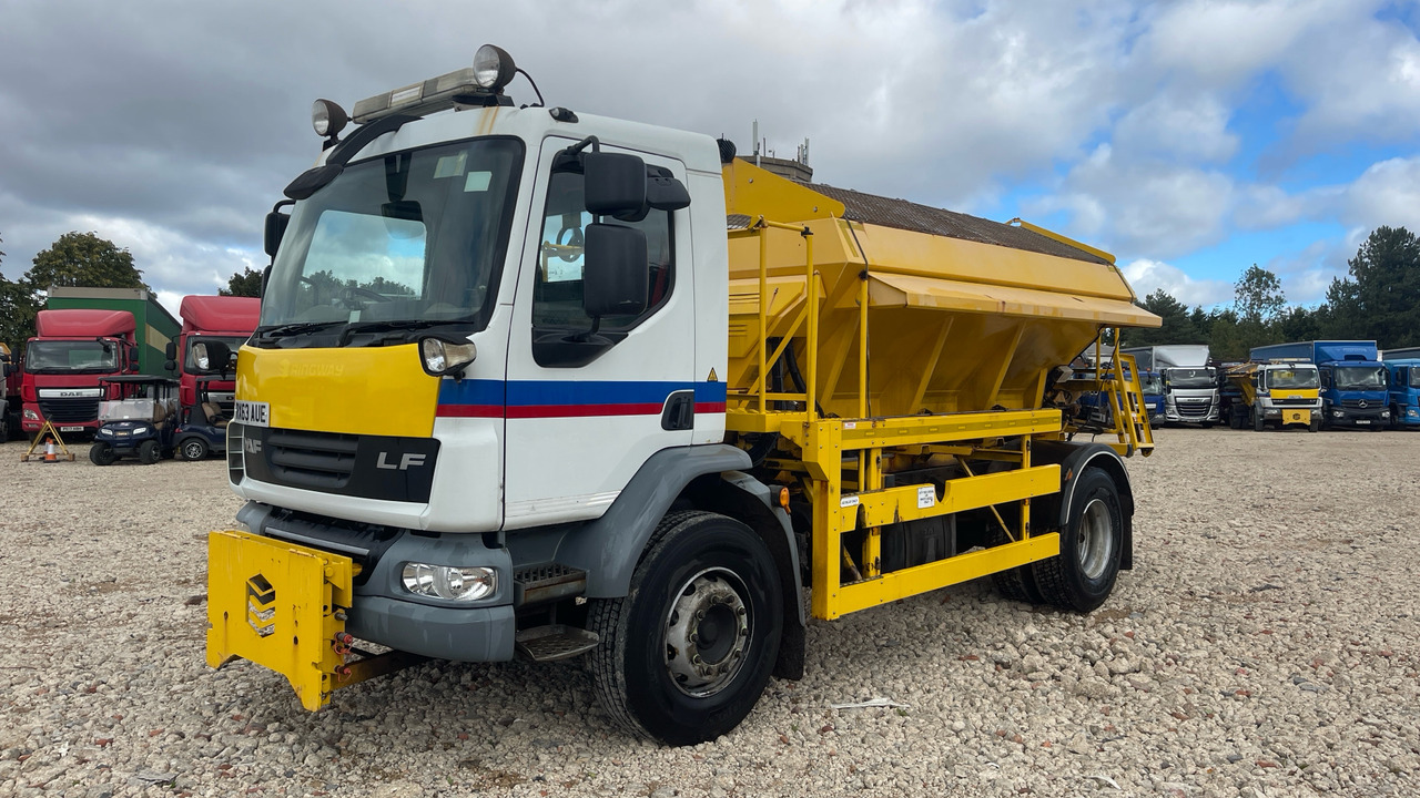 DAF LF 55.220 - Engin de déneigement: photos 2 DAF LF 55.220 - Engin de déneigement: photos 2