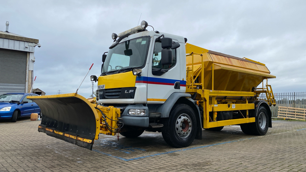 DAF LF 55.220 - Engin de déneigement: photos 2 DAF LF 55.220 - Engin de déneigement: photos 2