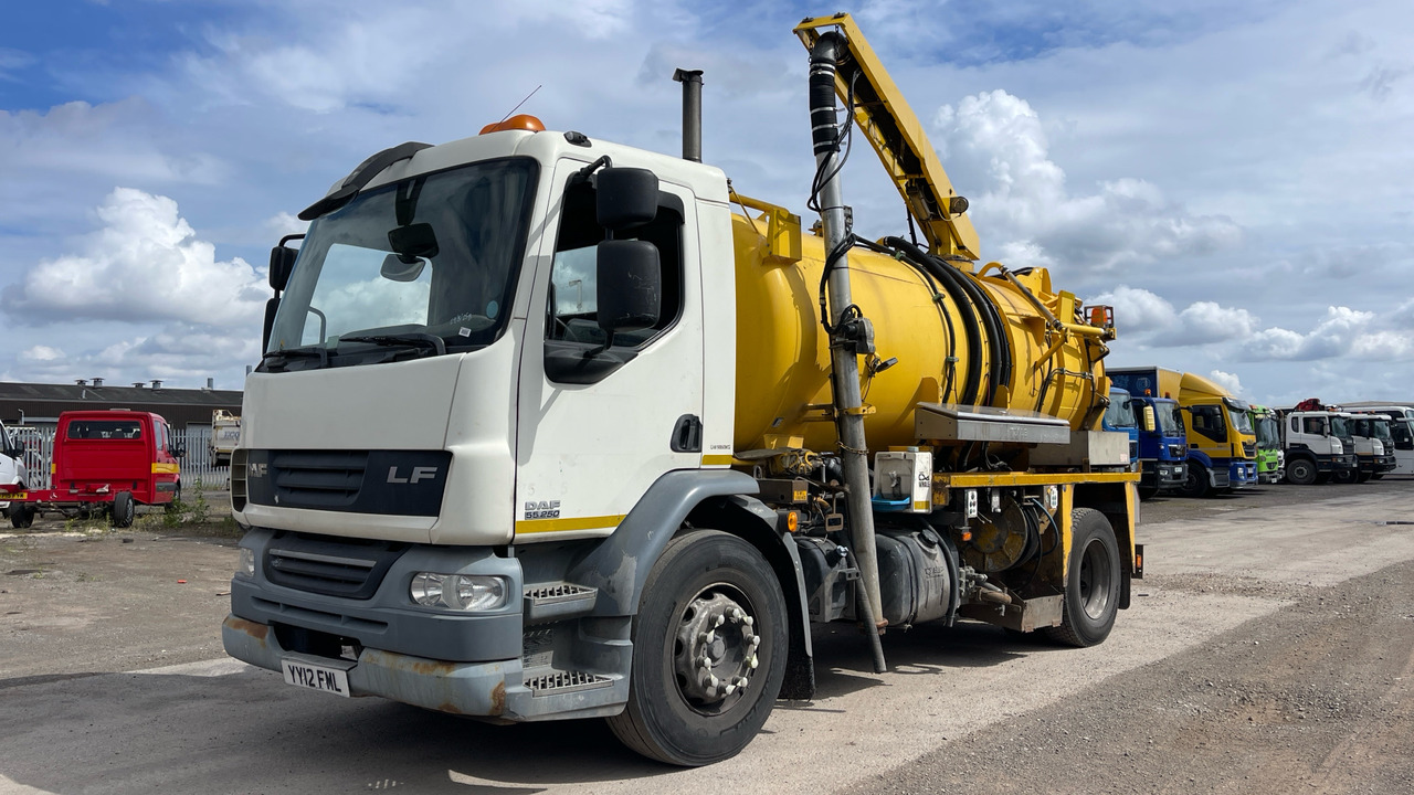 DAF LF 55.250 - Camion hydrocureur: photos 2 DAF LF 55.250 - Camion hydrocureur: photos 2