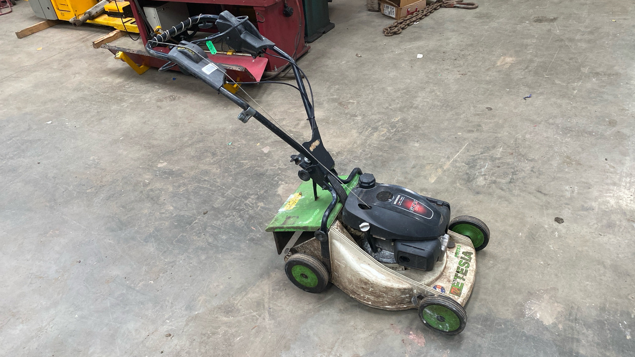 ETESIA PEDESTRIAN ROTARY MOWER - Motofaucheuse: photos 1 ETESIA PEDESTRIAN ROTARY MOWER - Motofaucheuse: photos 1