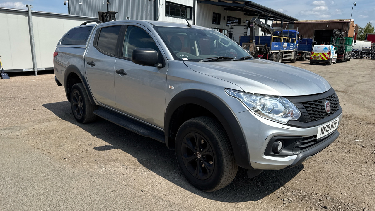 FIAT FULLBACK 2.4 CROSS - Pick-up, Utilitaire double cabine: photos 1 FIAT FULLBACK 2.4 CROSS - Pick-up, Utilitaire double cabine: photos 1