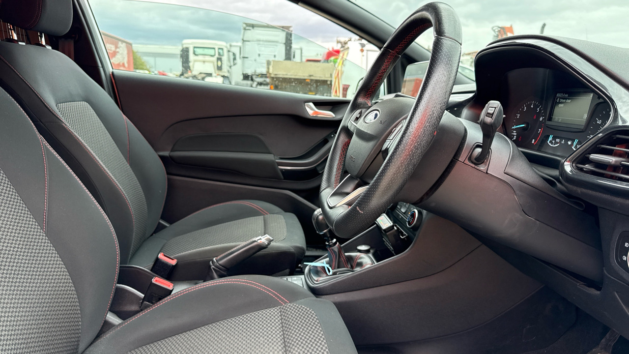 FORD FIESTA 1.0 MHEV Sport - Voiture: photos 5 FORD FIESTA 1.0 MHEV Sport - Voiture: photos 5