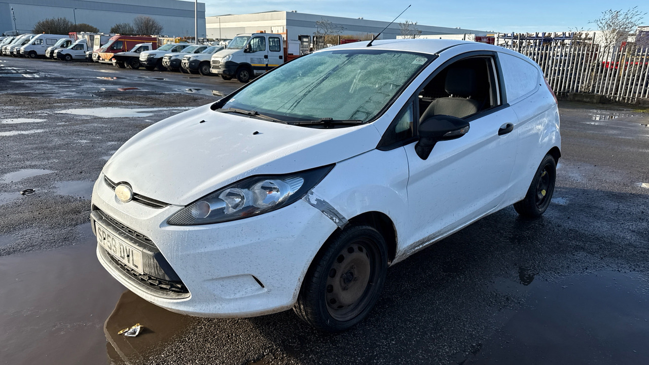 FORD FIESTA 1.4 TDCI 68PS - Voiture: photos 2 FORD FIESTA 1.4 TDCI 68PS - Voiture: photos 2