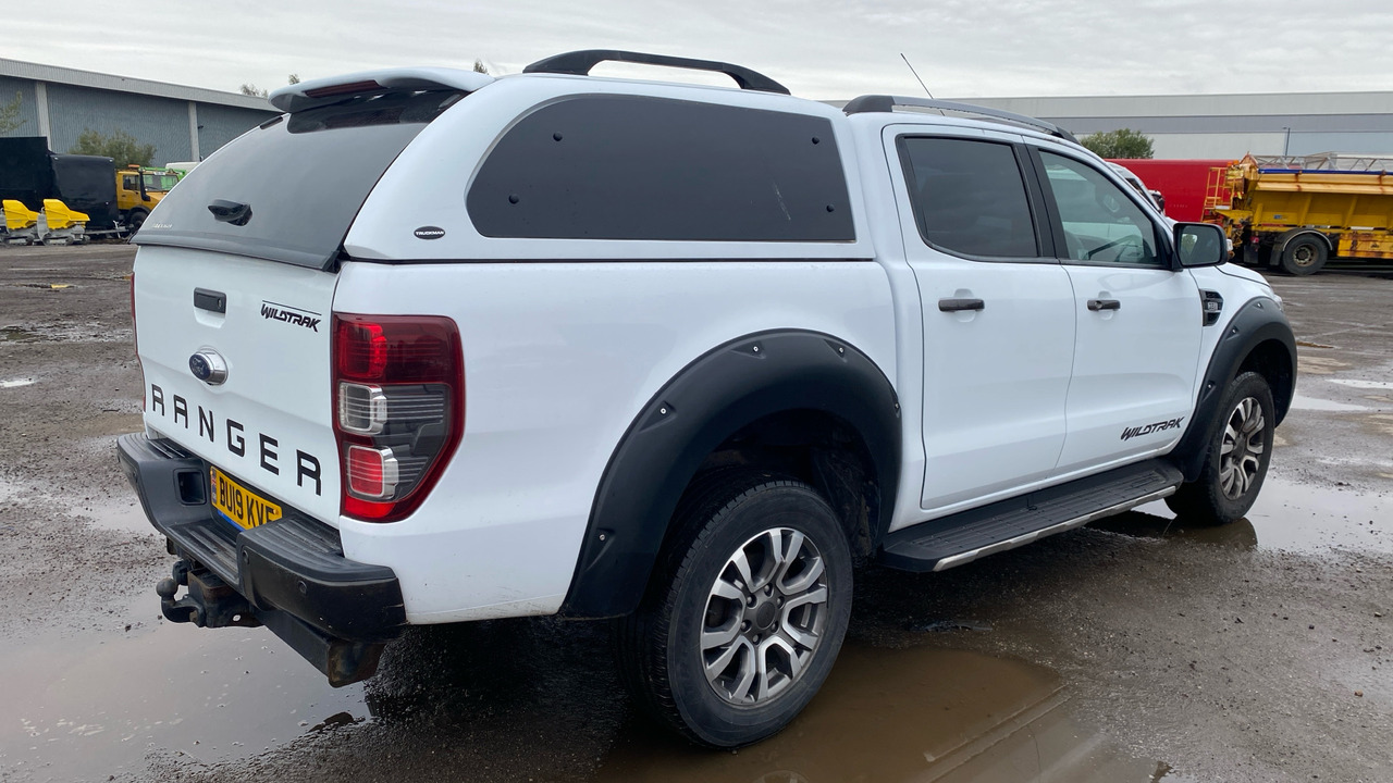 FORD RANGER Wildtrak 3.2 TDCi 200PS - Pick-up, Utilitaire double cabine: photos 4 FORD RANGER Wildtrak 3.2 TDCi 200PS - Pick-up, Utilitaire double cabine: photos 4