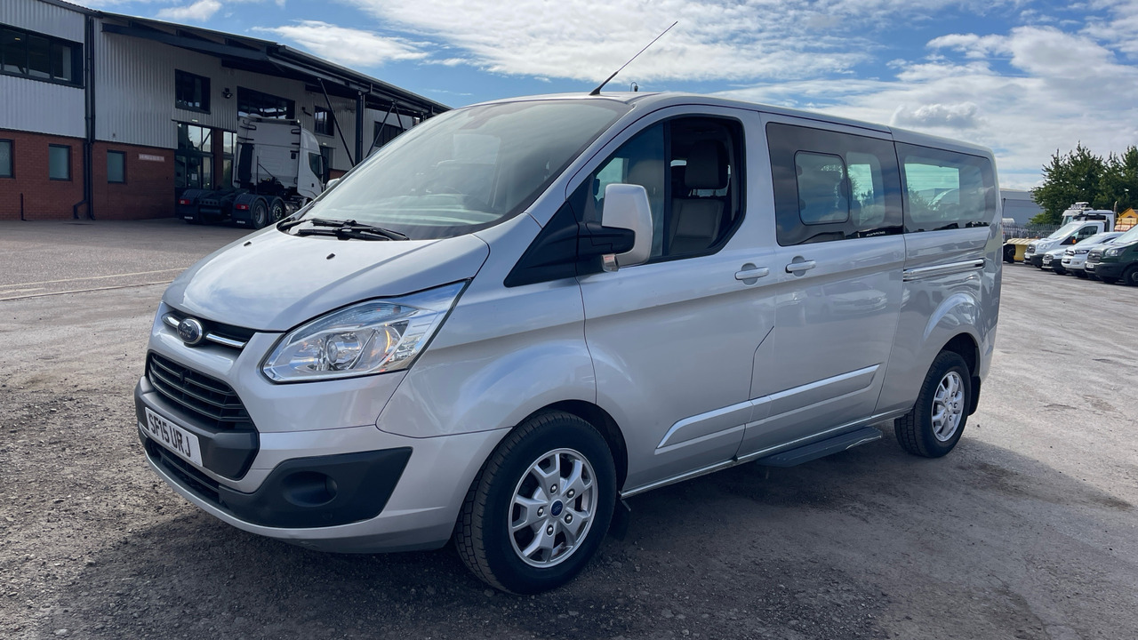 FORD TOURNEO CUSTOM 300 2.2 TDCi 125PS - Minibus, Transport de personnes: photos 2 FORD TOURNEO CUSTOM 300 2.2 TDCi 125PS - Minibus, Transport de personnes: photos 2