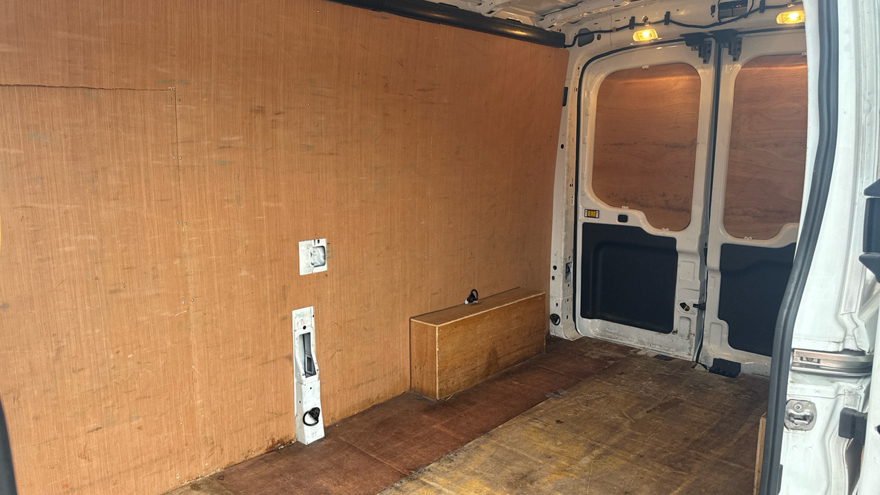 Fourgon utilitaire FORD TRANSIT 350 2.0 ECOBLUE LEADER 130PS: photos 16 Fourgon utilitaire FORD TRANSIT 350 2.0 ECOBLUE LEADER 130PS: photos 16