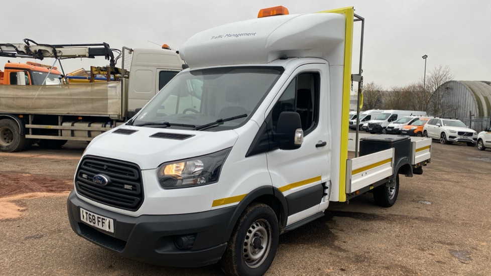 FORD TRANSIT 350 2.0 TDCI 130PS - Utilitaire plateau: photos 2 FORD TRANSIT 350 2.0 TDCI 130PS - Utilitaire plateau: photos 2