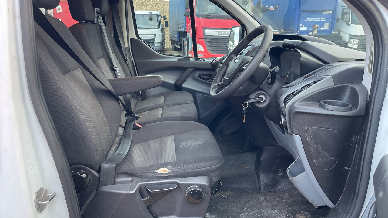 FORD TRANSIT CUSTOM 290 2.0 TDCI 105PS - Utilitaire double cabine: photos 5 FORD TRANSIT CUSTOM 290 2.0 TDCI 105PS - Utilitaire double cabine: photos 5
