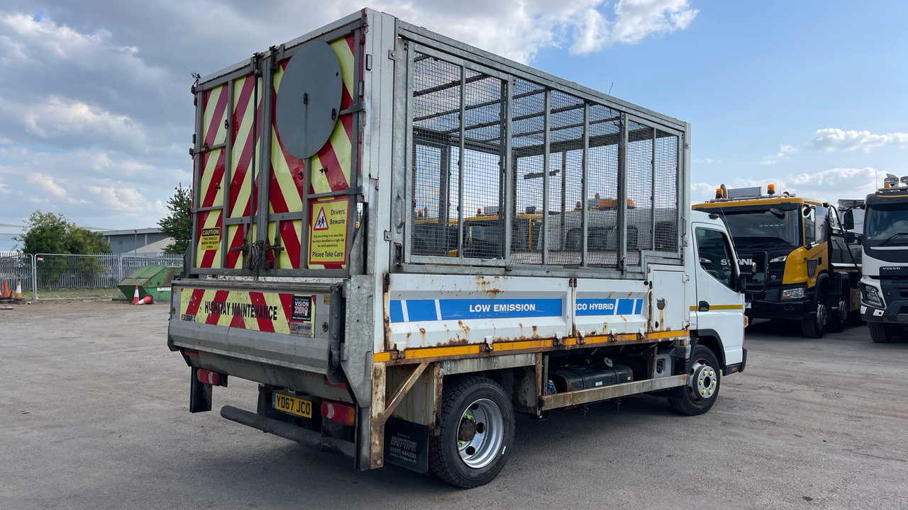 FUSO CANTER 7C15 - Camion benne: photos 4 FUSO CANTER 7C15 - Camion benne: photos 4