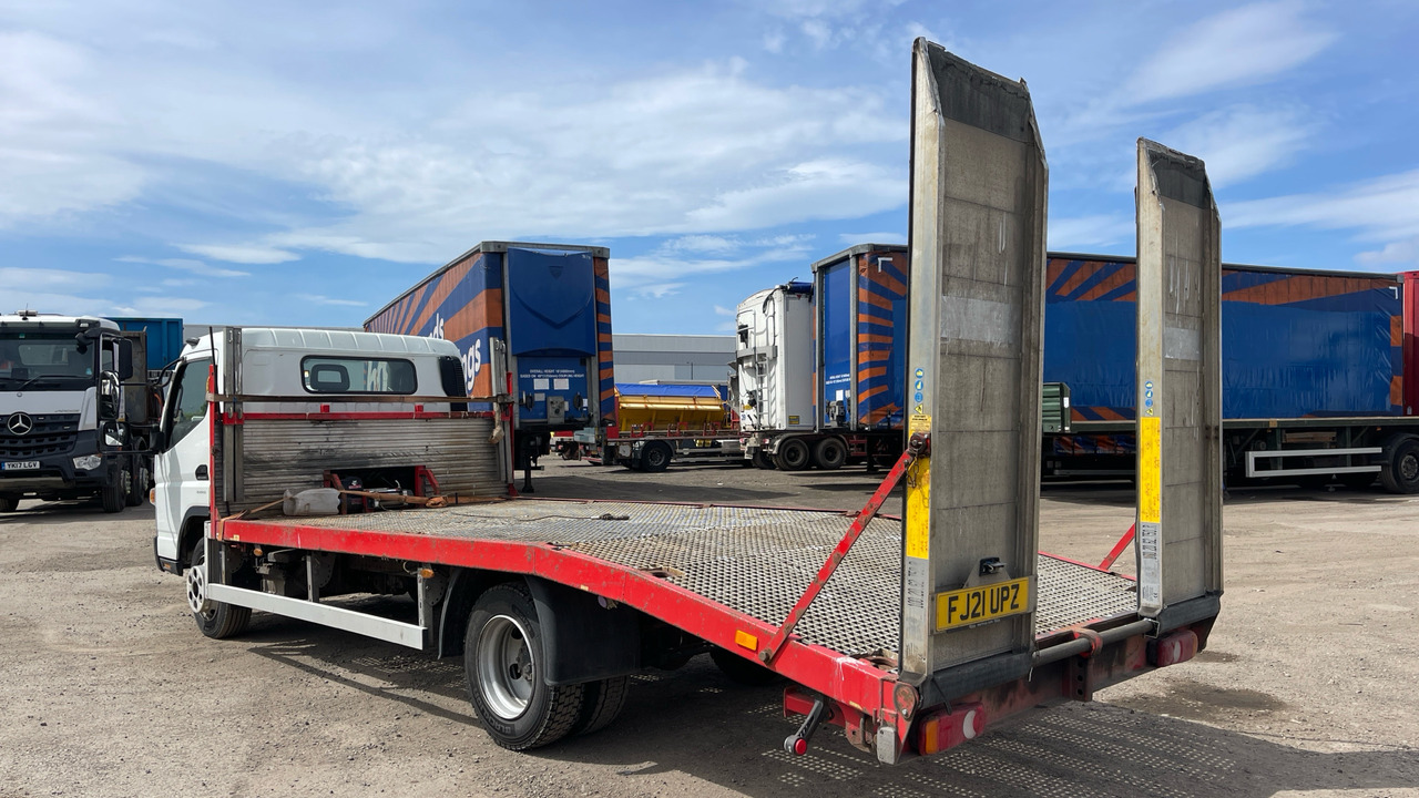 FUSO CANTER 7C18 - Remorqueuse: photos 3 FUSO CANTER 7C18 - Remorqueuse: photos 3