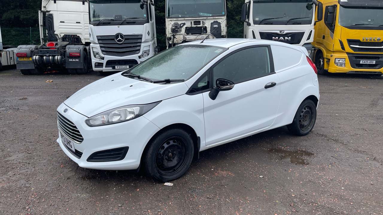 Ford Fiesta Base 1.5 TDCi 75ps - Voiture: photos 2 Ford Fiesta Base 1.5 TDCi 75ps - Voiture: photos 2