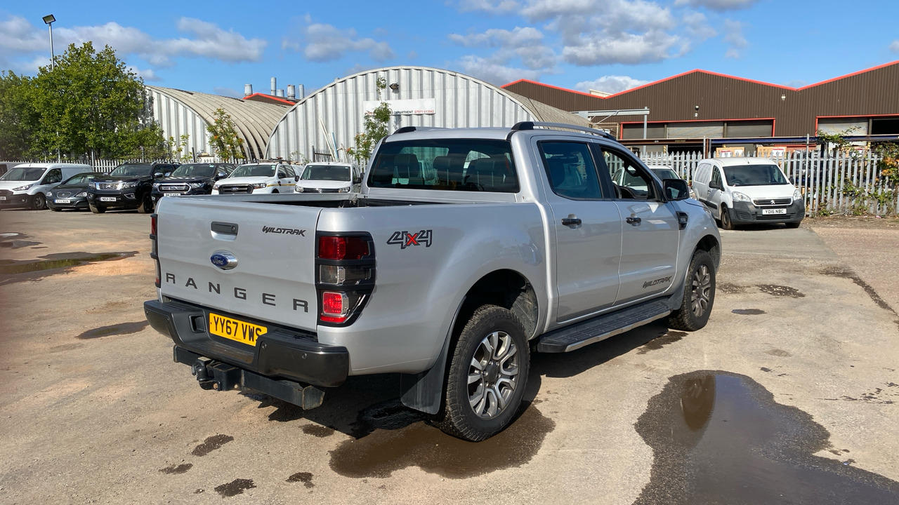 Ford Ranger Wildtrak 3.2 TDCi 200 - Pick-up, Utilitaire double cabine: photos 4 Ford Ranger Wildtrak 3.2 TDCi 200 - Pick-up, Utilitaire double cabine: photos 4