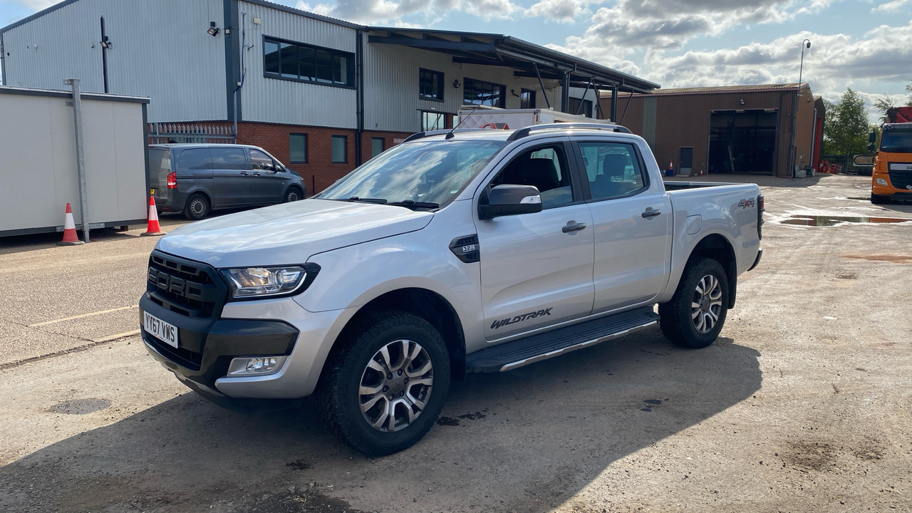 Ford Ranger Wildtrak 3.2 TDCi 200 - Pick-up, Utilitaire double cabine: photos 2 Ford Ranger Wildtrak 3.2 TDCi 200 - Pick-up, Utilitaire double cabine: photos 2