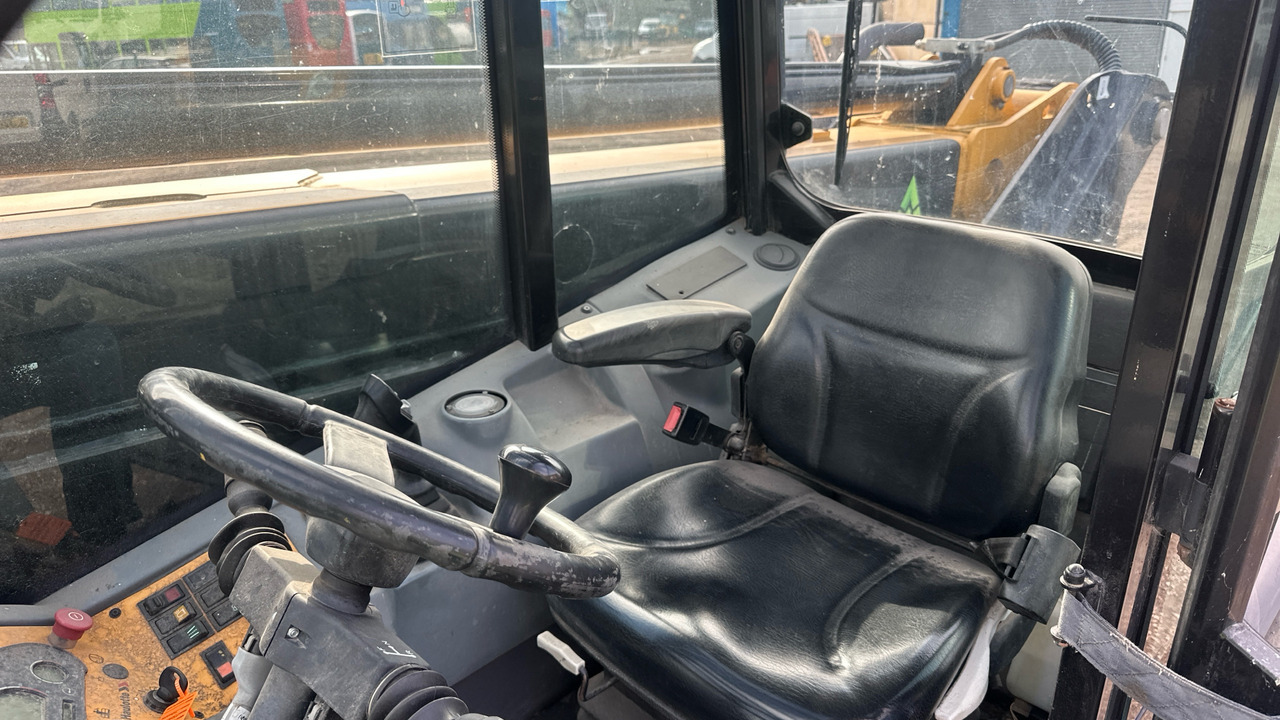 Chariot télescopique HAULOTTE HTL 4014: photos 8 Chariot télescopique HAULOTTE HTL 4014: photos 8