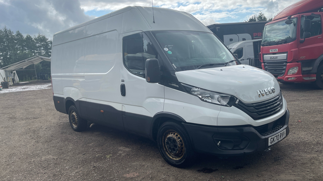 IVECO DAILY 35-140 2.3 3520 WB - Fourgon utilitaire: photos 1 IVECO DAILY 35-140 2.3 3520 WB - Fourgon utilitaire: photos 1