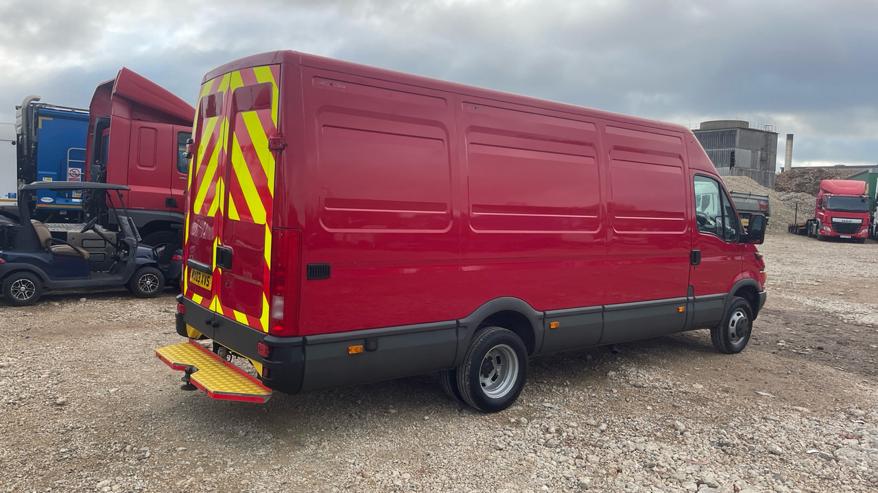 IVECO DAILY S2000 - Fourgon utilitaire: photos 4 IVECO DAILY S2000 - Fourgon utilitaire: photos 4