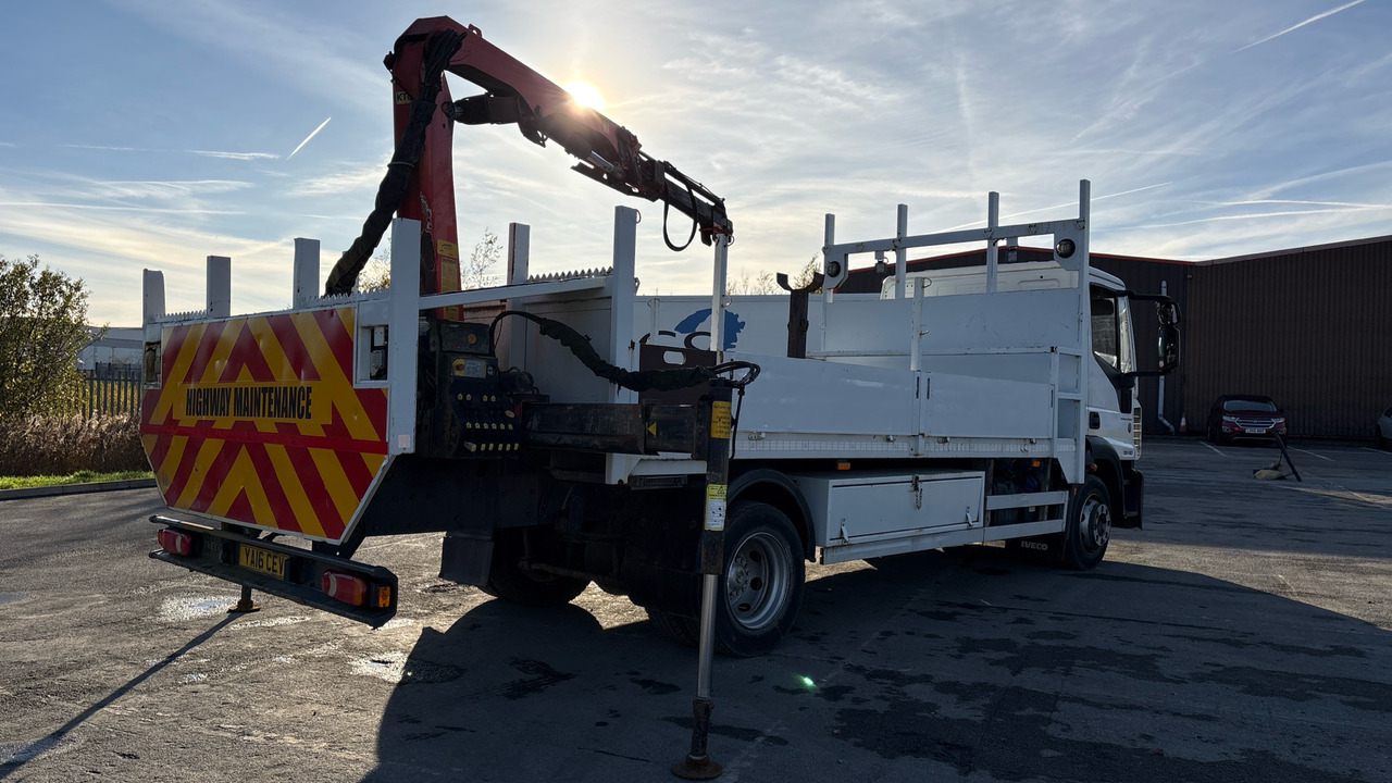 IVECO EUROCARGO 120-190 - Camion plateau, Camion grue: photos 4 IVECO EUROCARGO 120-190 - Camion plateau, Camion grue: photos 4