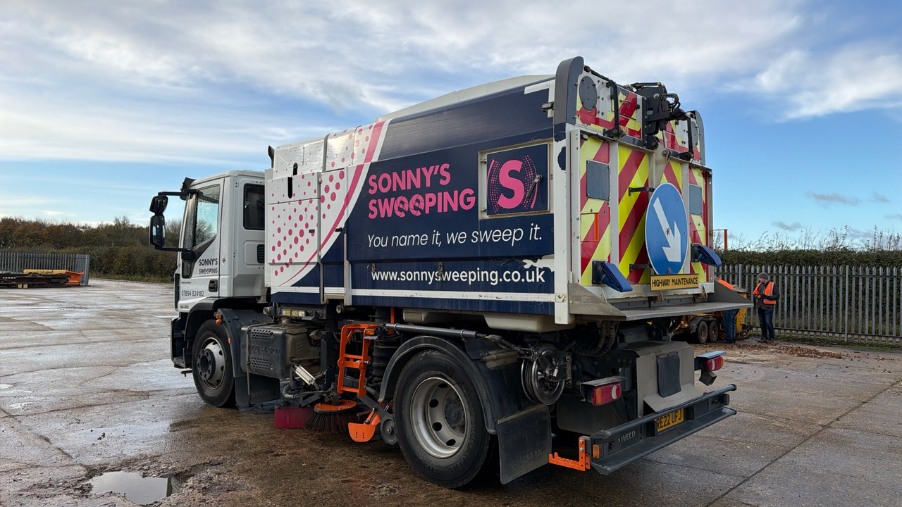 IVECO EUROCARGO 150-250 - Balayeuse de voirie: photos 3 IVECO EUROCARGO 150-250 - Balayeuse de voirie: photos 3