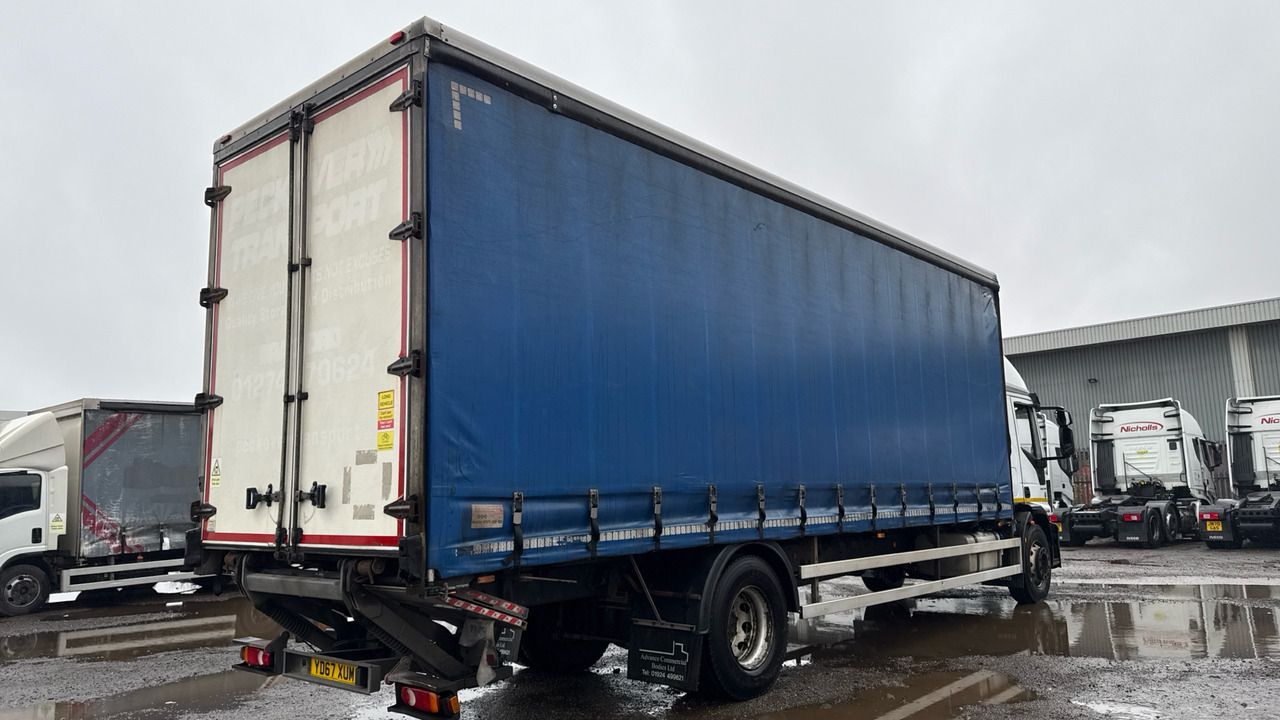 IVECO EUROCARGO 180-250 - Camion à rideaux coulissants: photos 4 IVECO EUROCARGO 180-250 - Camion à rideaux coulissants: photos 4