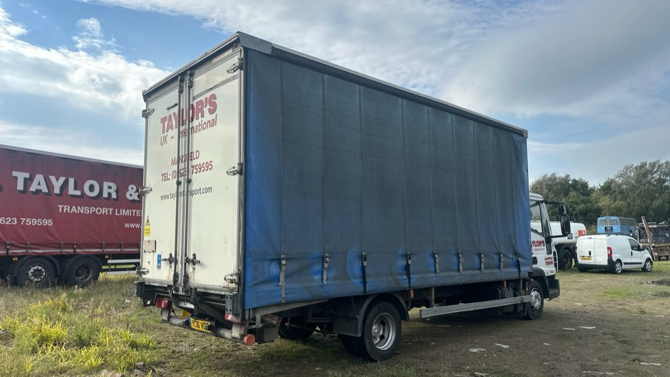 IVECO EUROCARGO 75E16 - Camion à rideaux coulissants: photos 4 IVECO EUROCARGO 75E16 - Camion à rideaux coulissants: photos 4