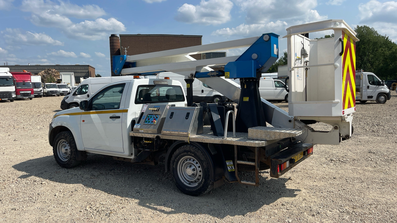 Isuzu D-Max - Camion avec nacelle: photos 3 Isuzu D-Max - Camion avec nacelle: photos 3