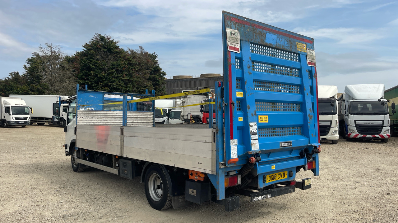 Isuzu N75 190 - Camion plateau: photos 3 Isuzu N75 190 - Camion plateau: photos 3