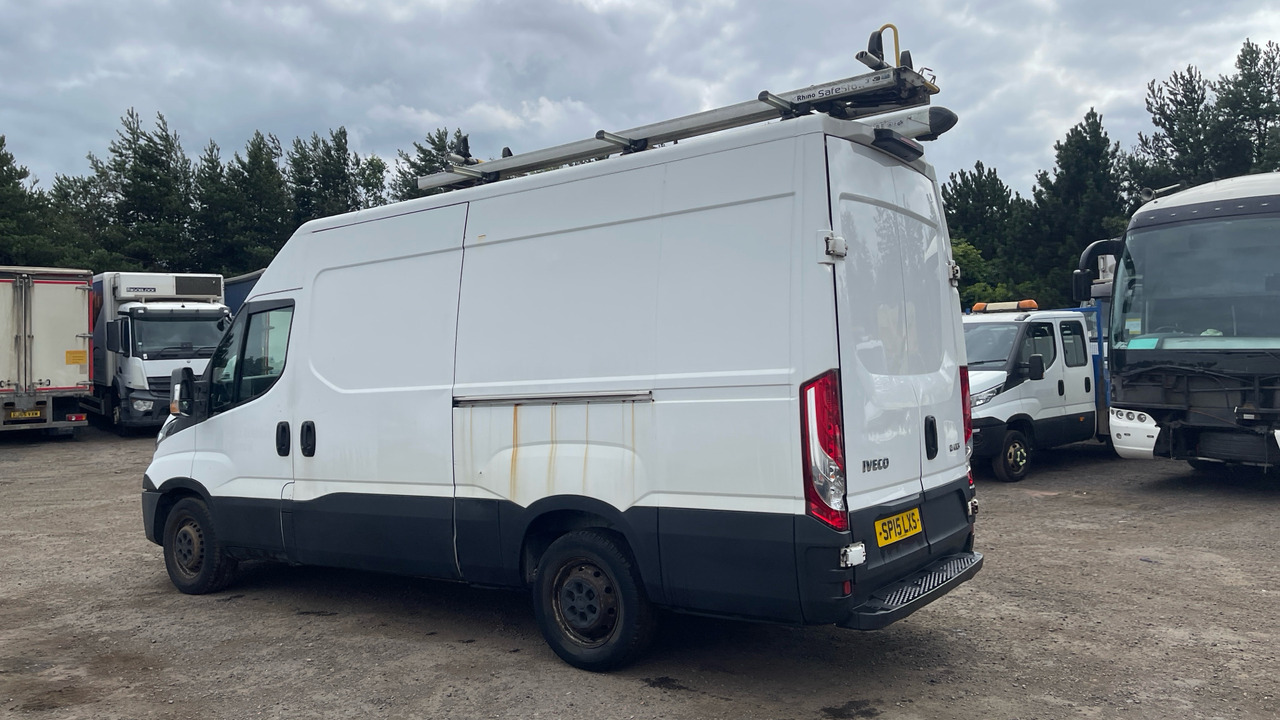 Iveco Daily 35-130 3520 WB - Fourgon utilitaire: photos 3 Iveco Daily 35-130 3520 WB - Fourgon utilitaire: photos 3