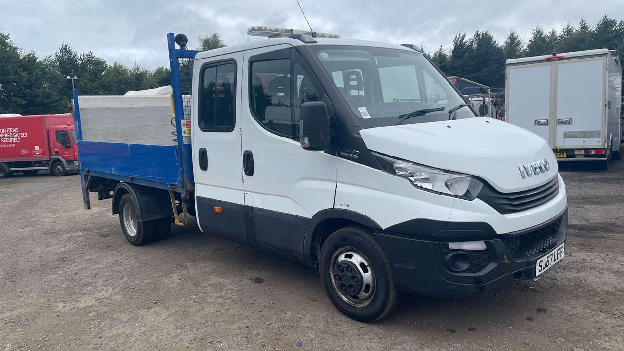 Iveco Daily 35-140 2.3 3750WB - Utilitaire benne: photos 1 Iveco Daily 35-140 2.3 3750WB - Utilitaire benne: photos 1