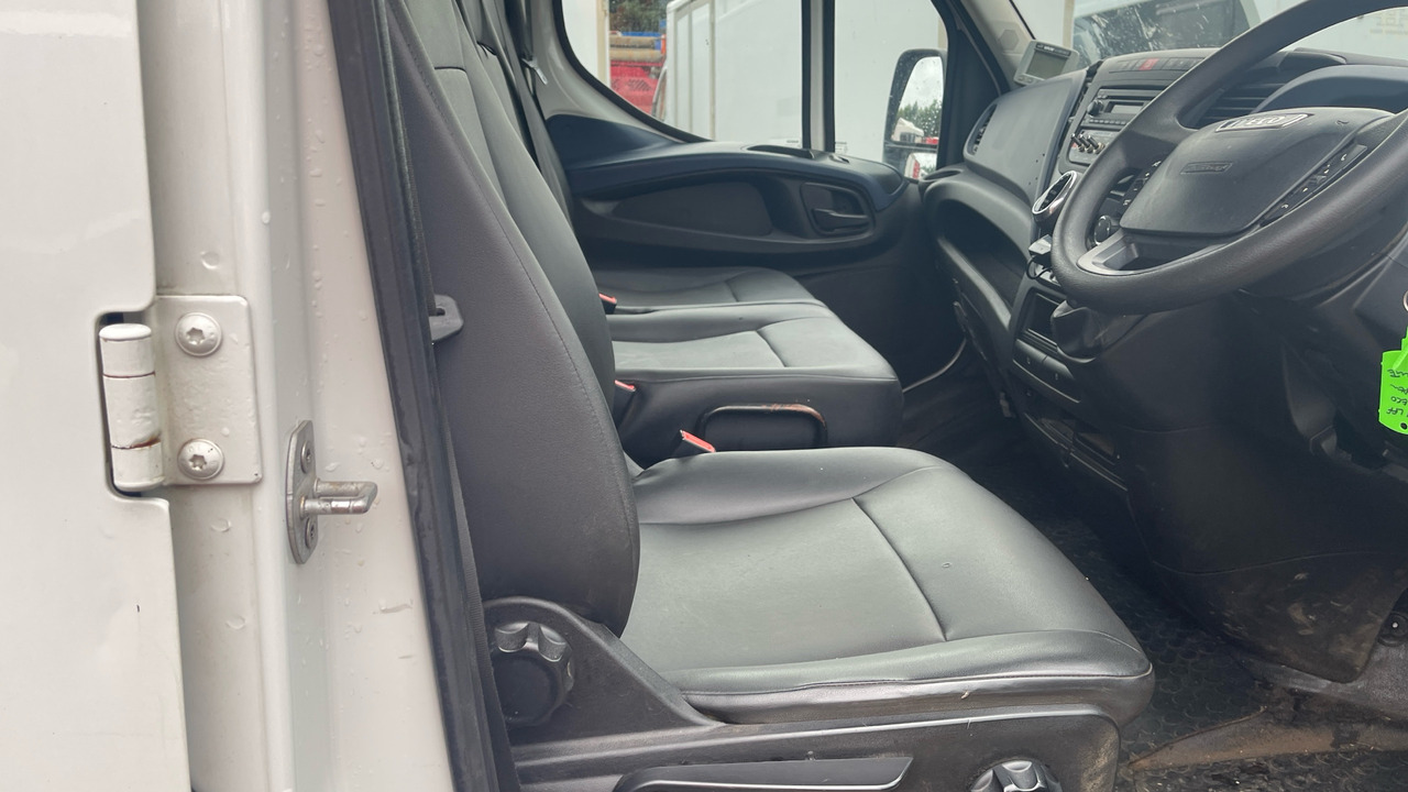 Iveco Daily 35-140 2.3 3750WB - Utilitaire benne: photos 5 Iveco Daily 35-140 2.3 3750WB - Utilitaire benne: photos 5