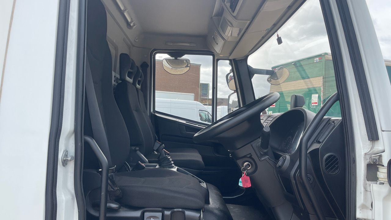 Iveco Eurocargo 75-160 - Camion fourgon: photos 5 Iveco Eurocargo 75-160 - Camion fourgon: photos 5