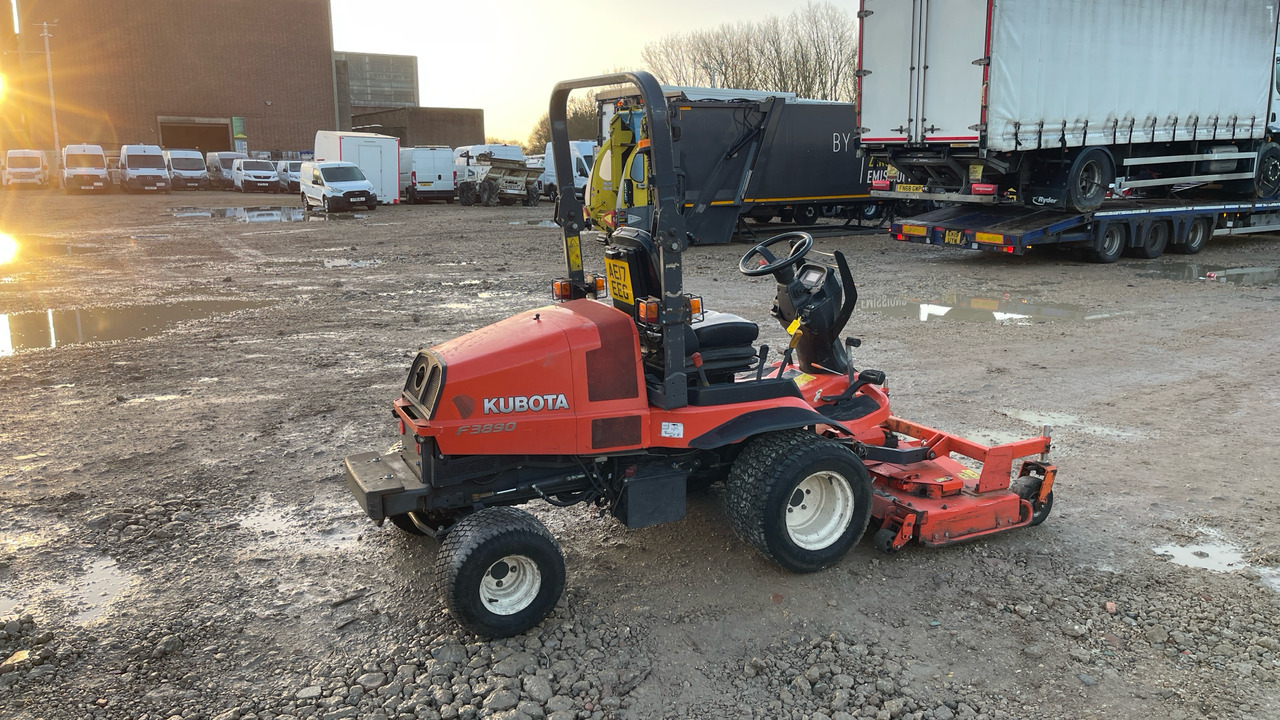 KUBOTA F3890 - Motofaucheuse: photos 4 KUBOTA F3890 - Motofaucheuse: photos 4