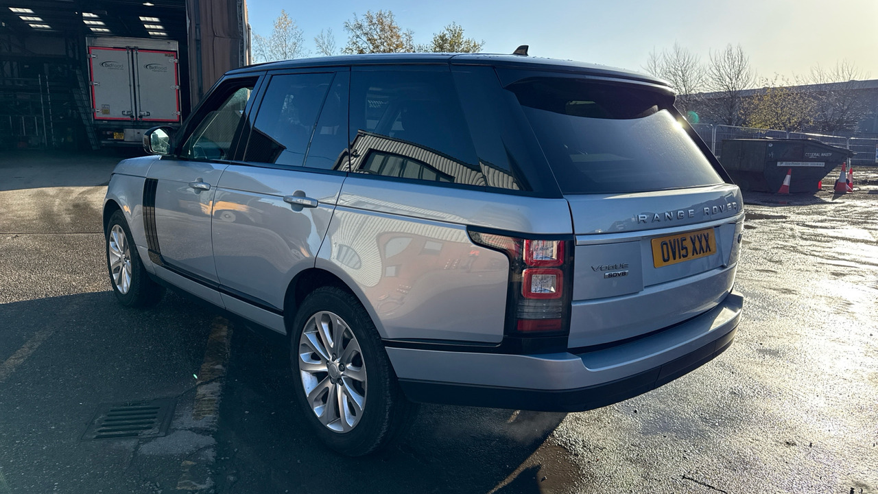 Land Rover Range Rover 4.4 SD V8 Vogue - Voiture break: photos 3 Land Rover Range Rover 4.4 SD V8 Vogue - Voiture break: photos 3