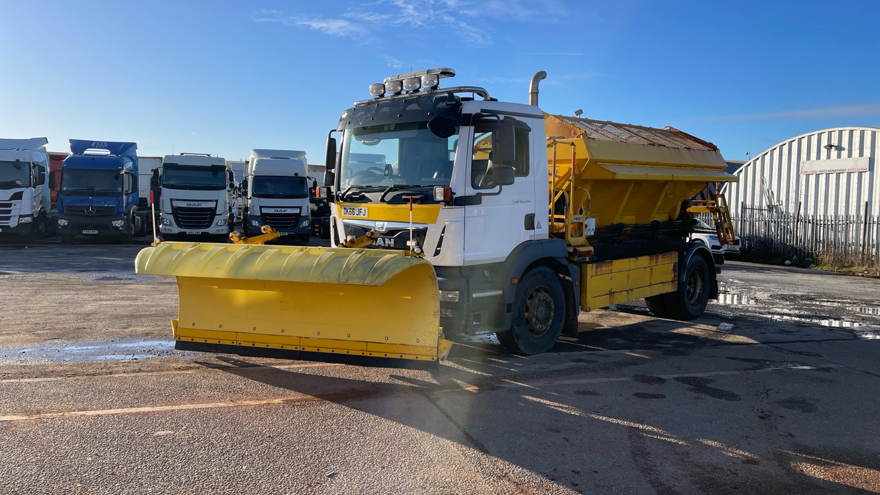MAN TG-M 18.250 - Engin de déneigement: photos 2 MAN TG-M 18.250 - Engin de déneigement: photos 2