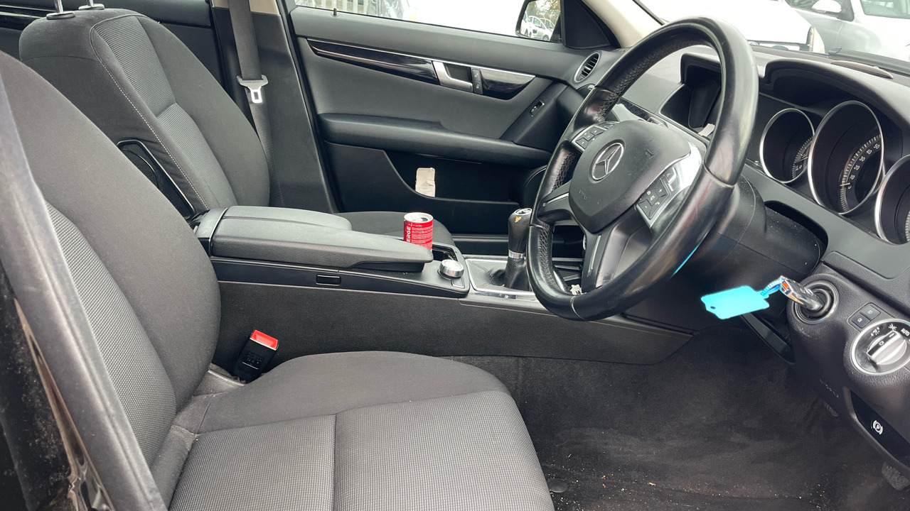 MERCEDES-BENZ C200 - Berline: photos 5 MERCEDES-BENZ C200 - Berline: photos 5