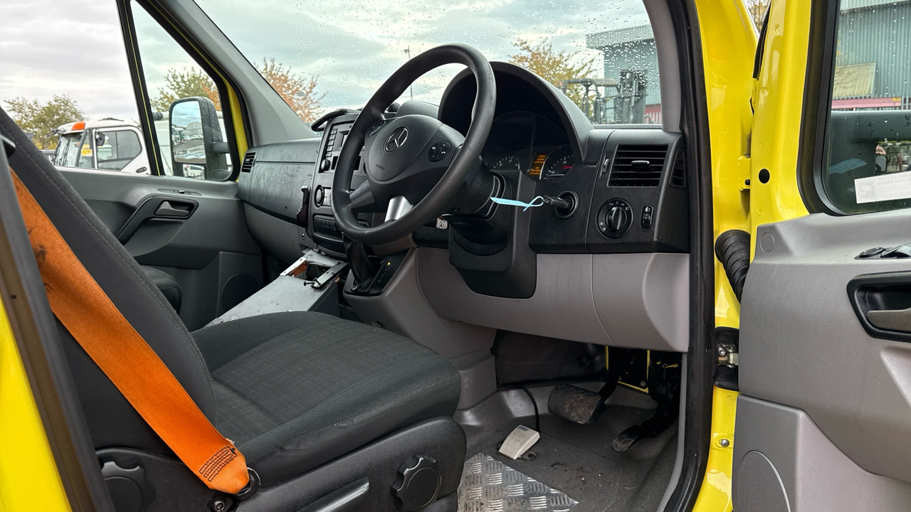 MERCEDES-BENZ SPRINTER 519 CDI - Ambulance: photos 5 MERCEDES-BENZ SPRINTER 519 CDI - Ambulance: photos 5