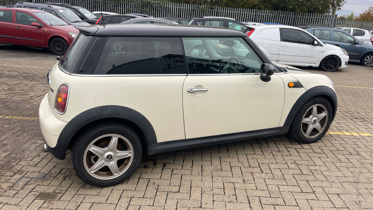 MINI COOPER - Voiture à hayon: photos 4 MINI COOPER - Voiture à hayon: photos 4
