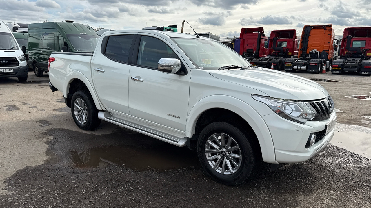MITSUBISHI L200 2.4 DI-D Warrior - Pick-up, Utilitaire double cabine: photos 1 MITSUBISHI L200 2.4 DI-D Warrior - Pick-up, Utilitaire double cabine: photos 1