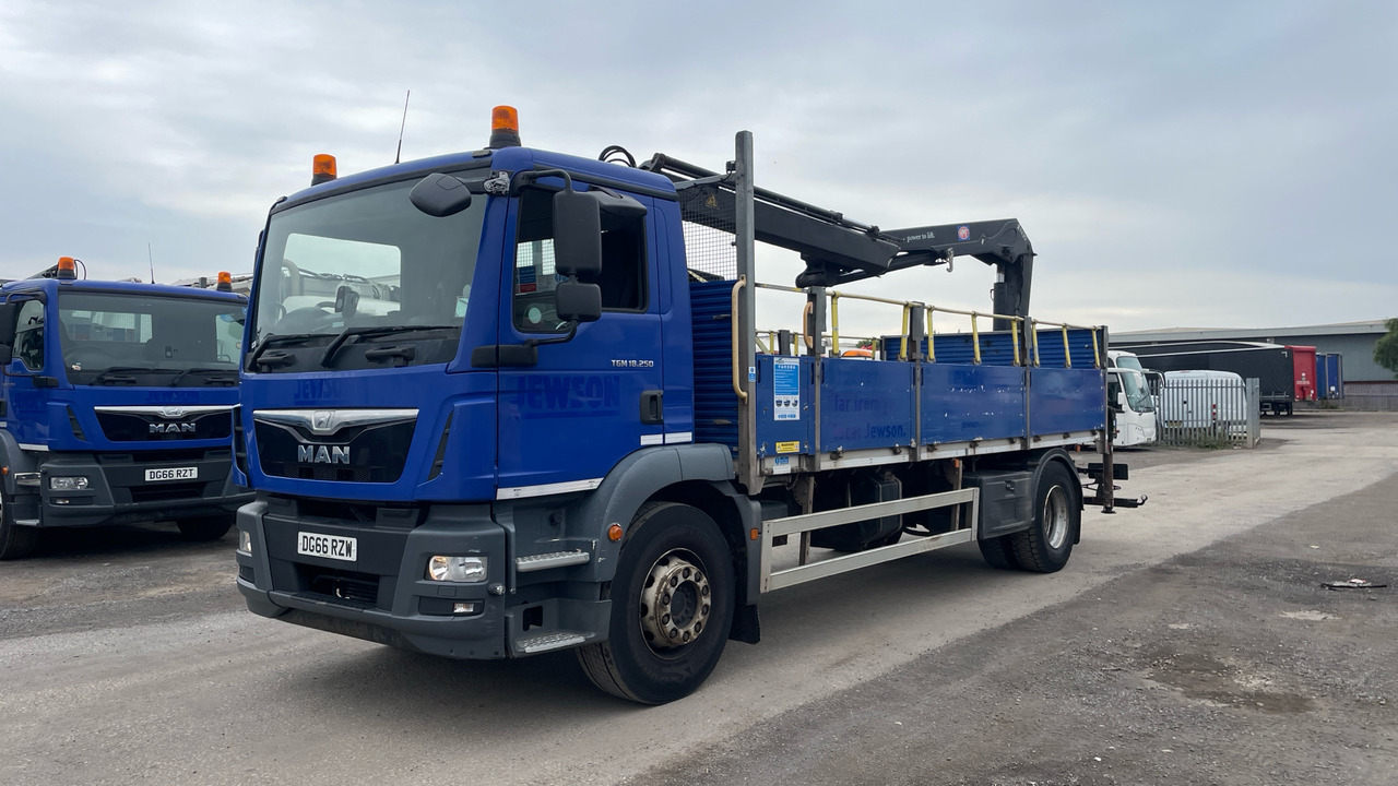 Man TGM 18.250 - Camion plateau, Camion grue: photos 2 Man TGM 18.250 - Camion plateau, Camion grue: photos 2